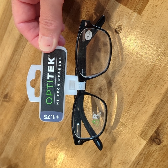 NWT Optitek Hi-Tech readers +1.75 - Picture 10 of 13